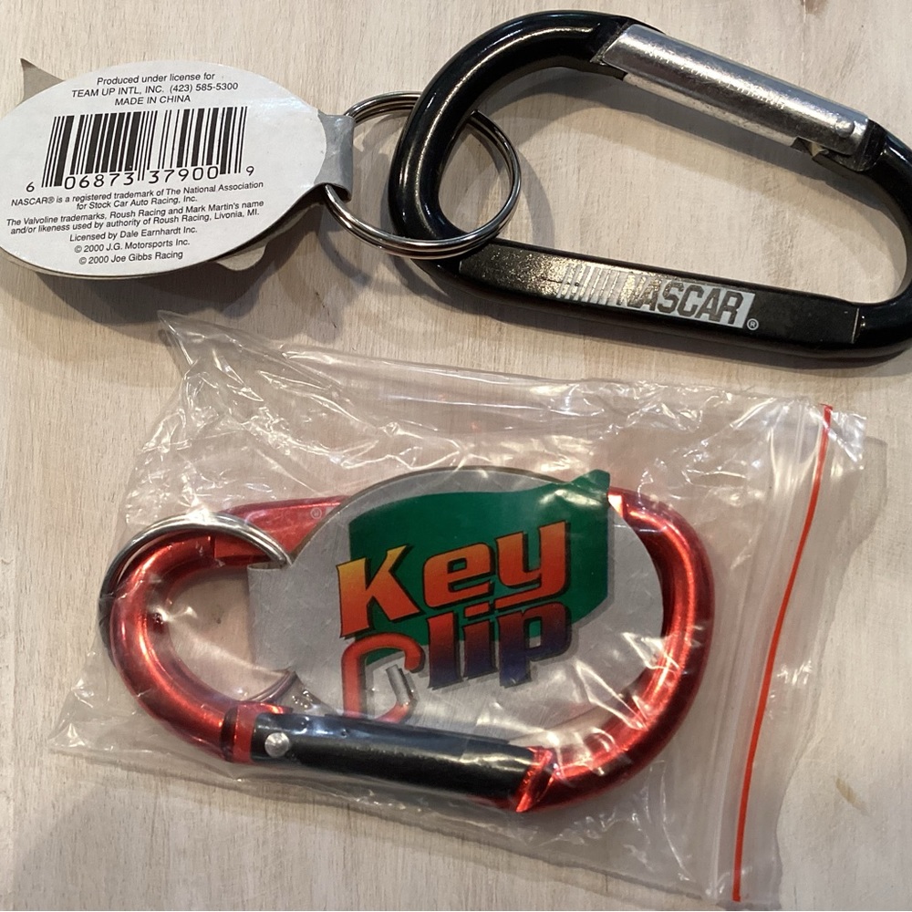 🔴 Vintage NWT - 2 NASCAR Key Clips - Father & Son Combo - Dale Sr & Dale Jr - Picture 4 of 4